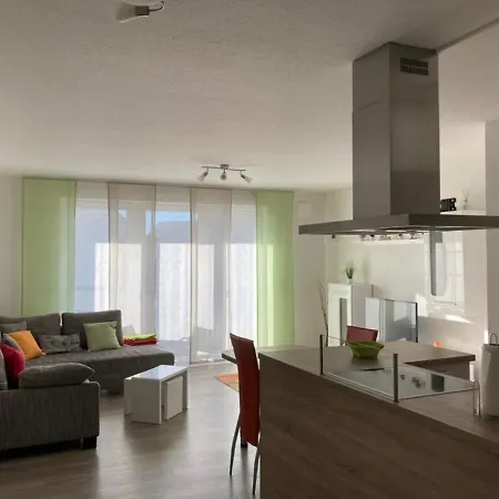 Moderne Ferienwohnung Im Herzen Von Bad Neustadt Бад-Нойштадт-ан-дер-Зале Экстерьер фото